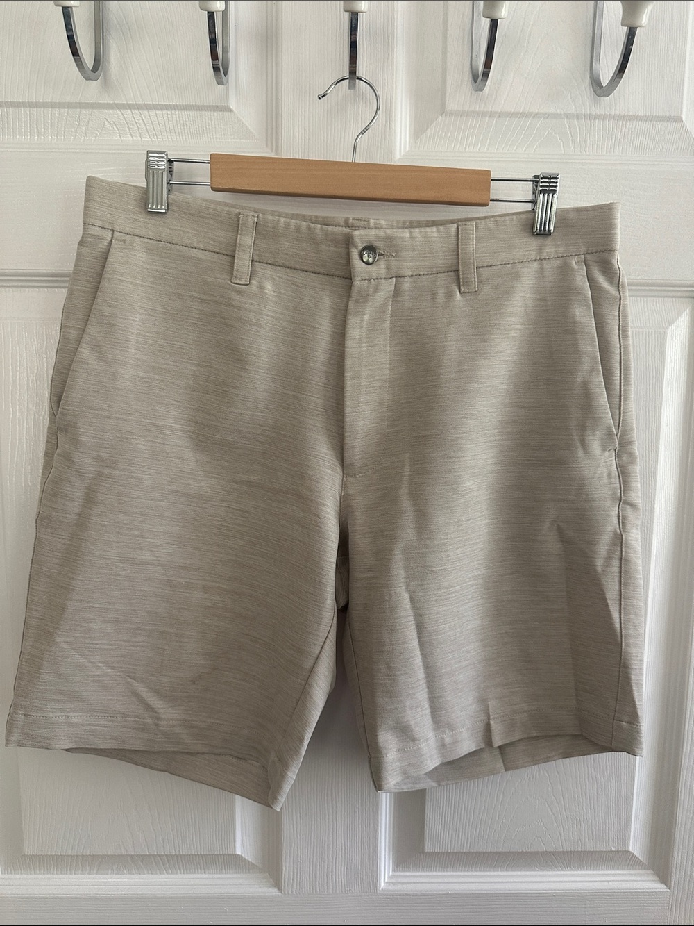 Callaway - Men's Flat-Front Performance Shorts in Beige - Size 34